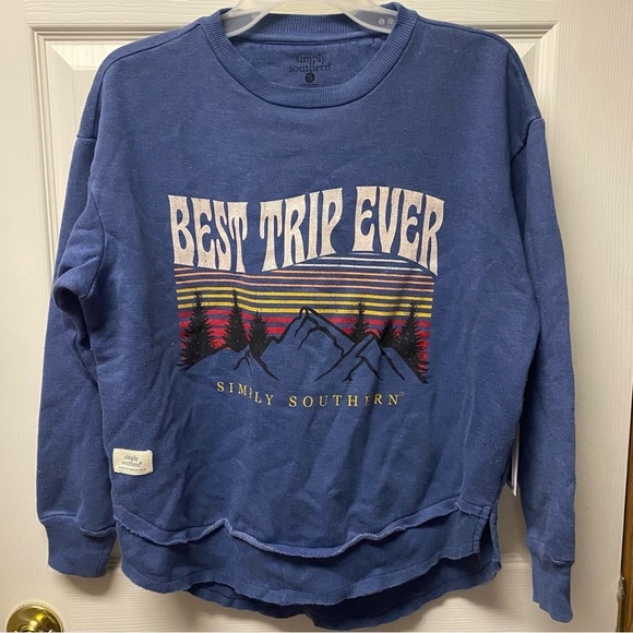 NEW Simply Southern small sweatshirt super comfy Best Trip Ever vintage style - Picture 1 of 4
